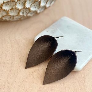 Leather Metallic Earrings - Pearly Cocoa & Bronze